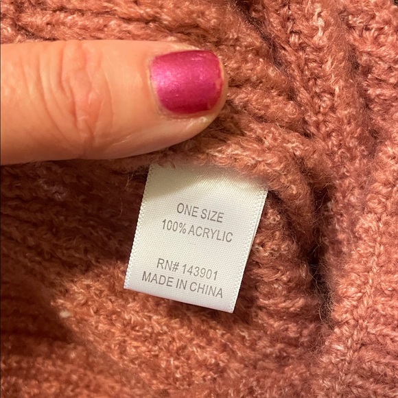 Coco + Carmen Women's Copper Knit poncho - Picture 7 of 9